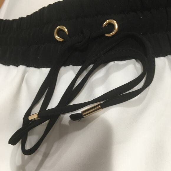 Express Black And White Mini Skirt - Picture 6 of 7
